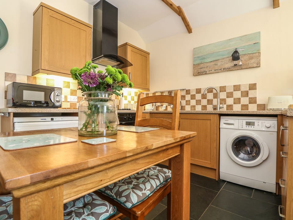 Cottage | Private kitchen | Cookware/dishes/utensils