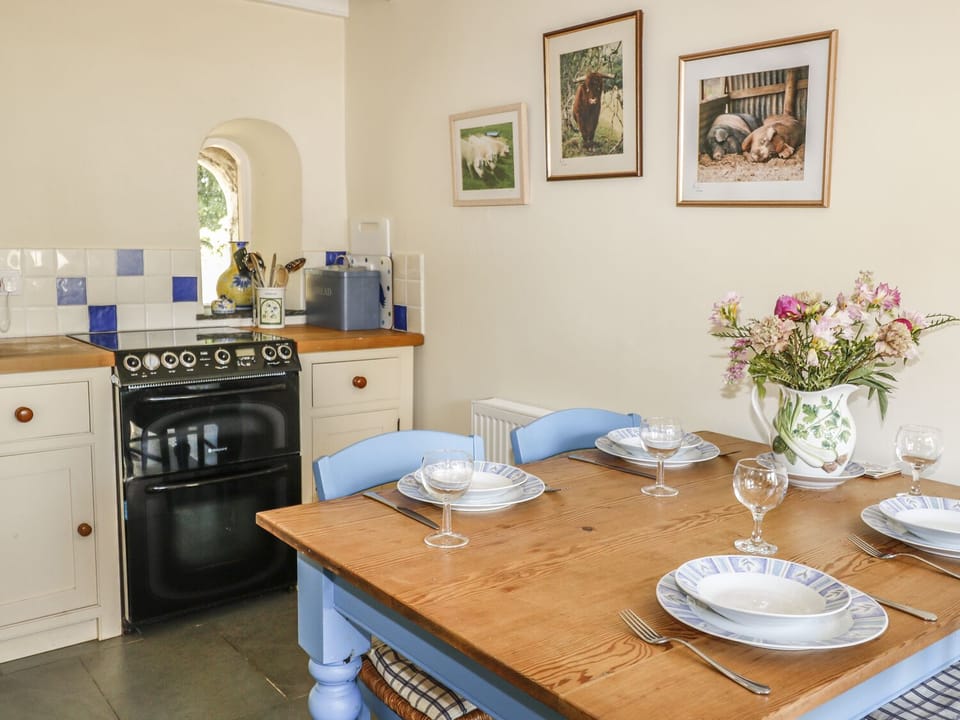 Cottage | Interior