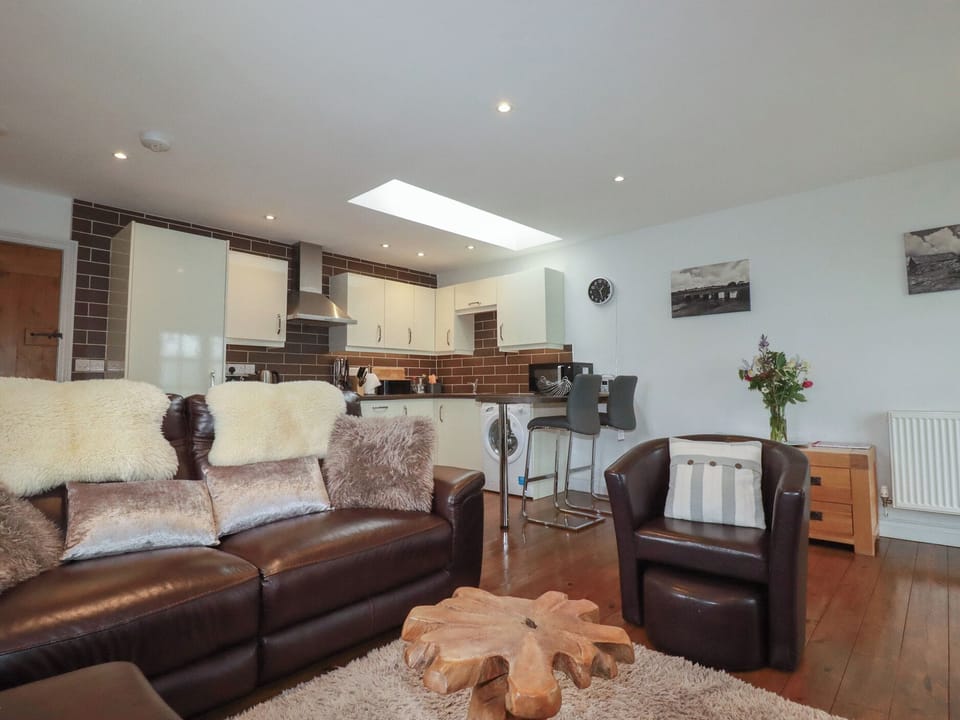 Cottage | Living area | TV