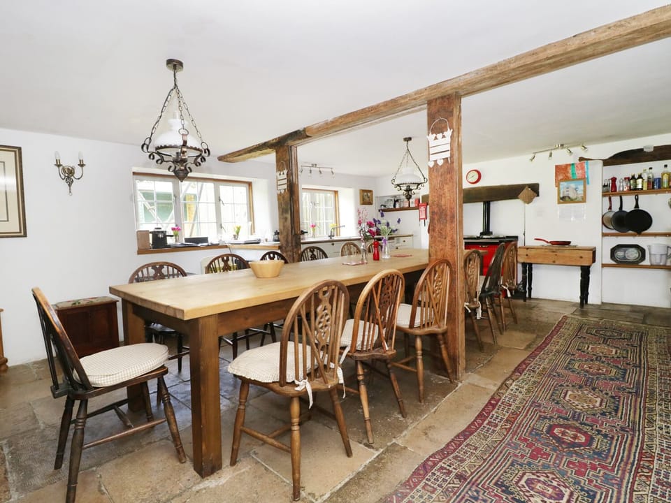 Cottage | Private kitchen | Microwave, stovetop, dishwasher, highchair