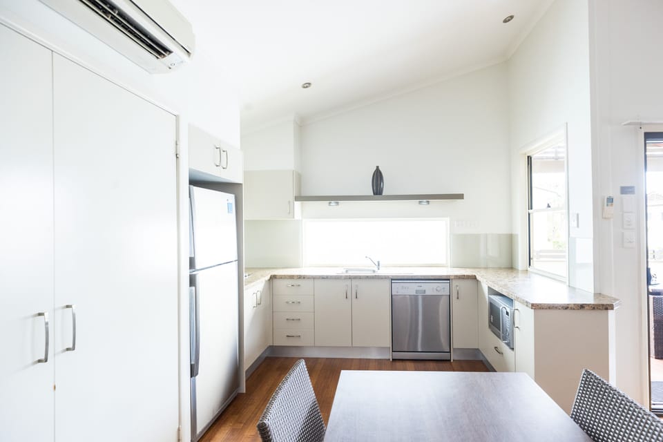 Pandanus Villa - 4 Pax | Private kitchen | Electric kettle, cookware/dishes/utensils
