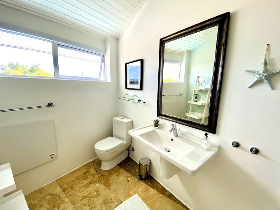 Southern Cross Guest House Bed and Breakfast in Cape Town