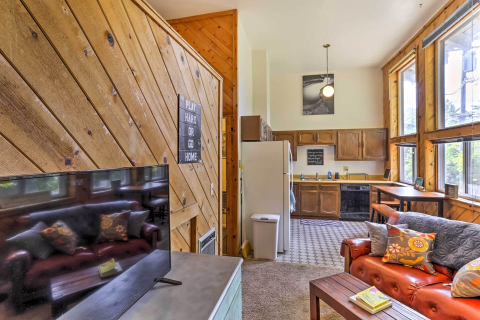 Living Room | Smart TV | | Board Games