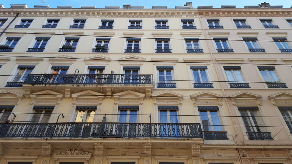 Building Frontage