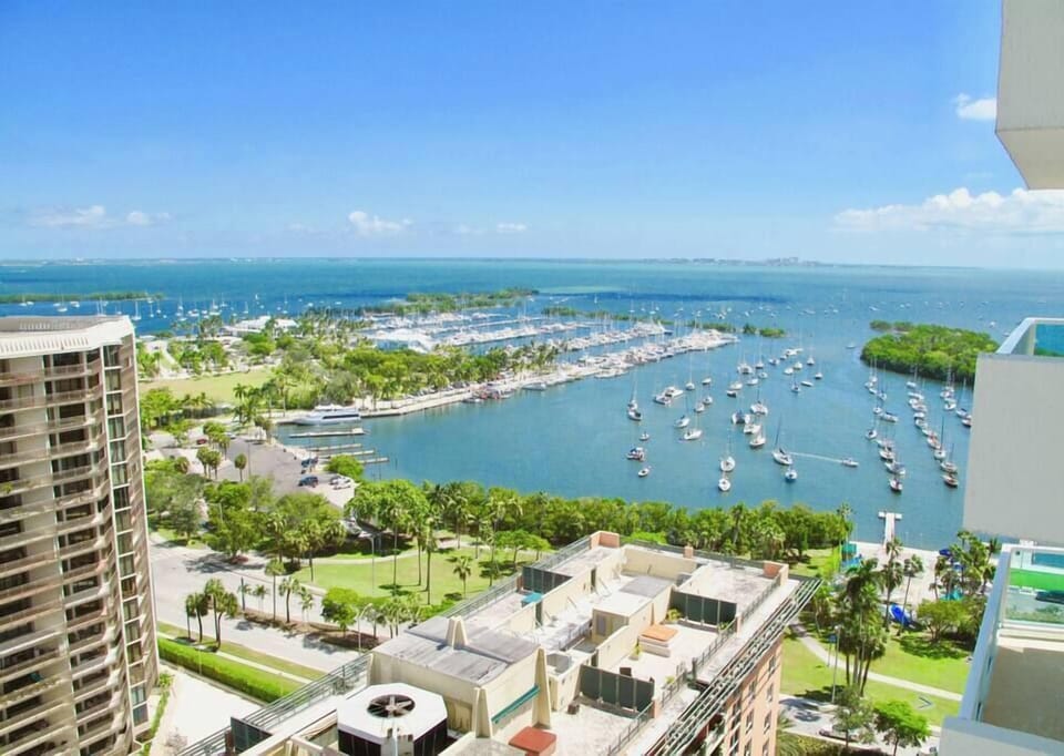 BREATHTAKING VIEWS Over Miami & the Marina