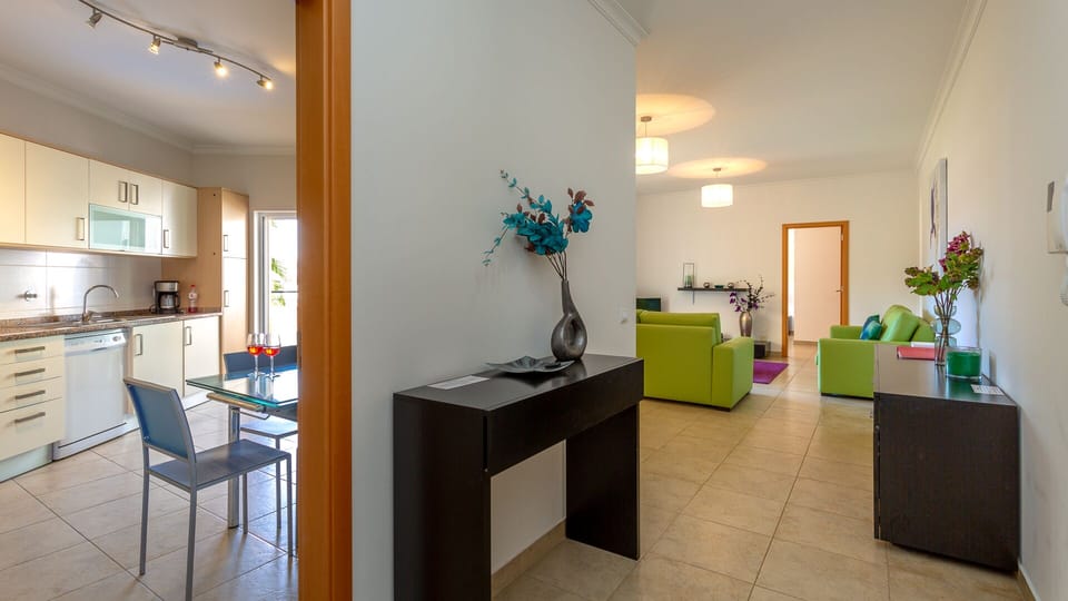 Entrance hallway leads on to lounge and kitchen 