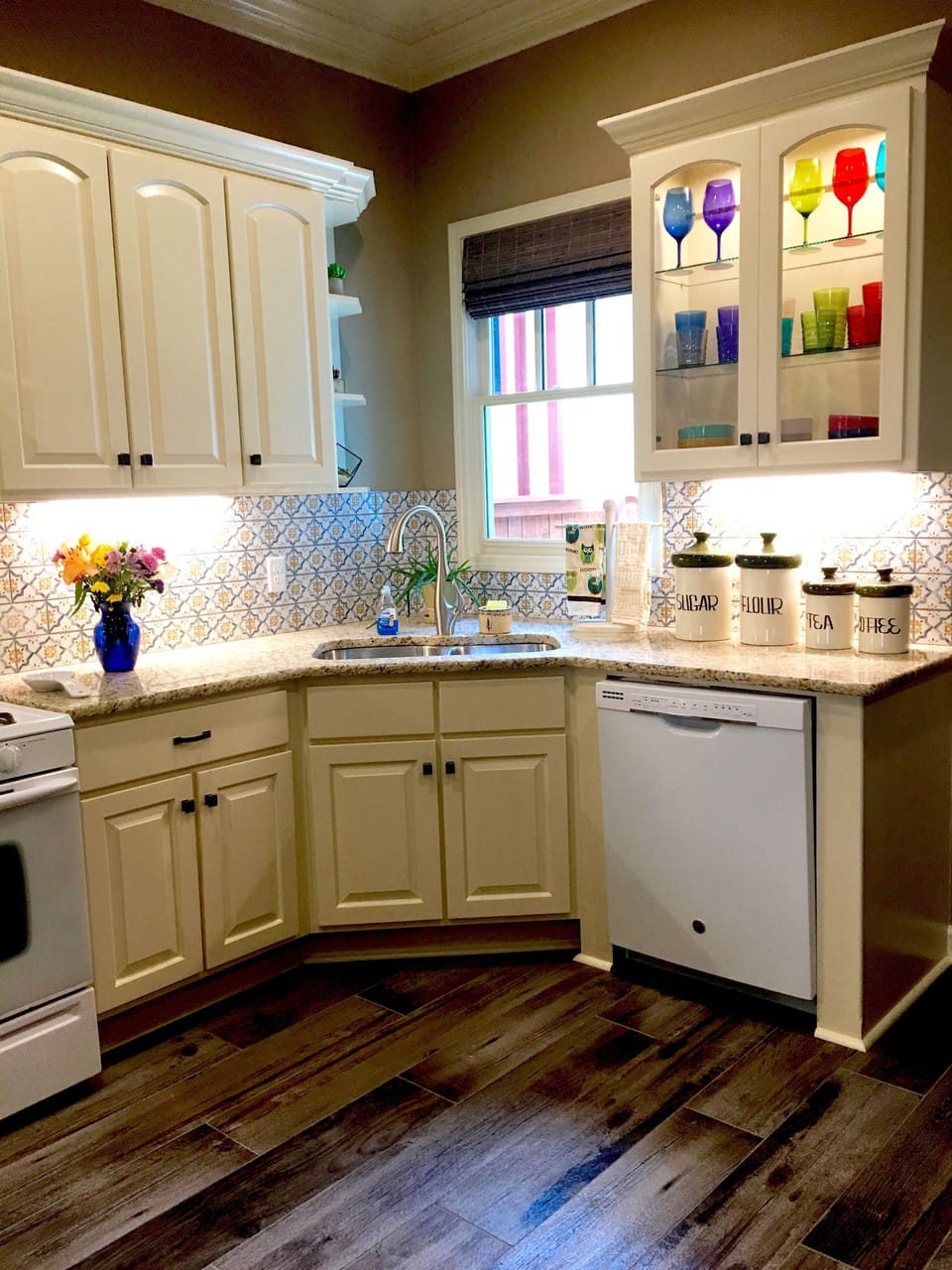 Another view of the kitchen