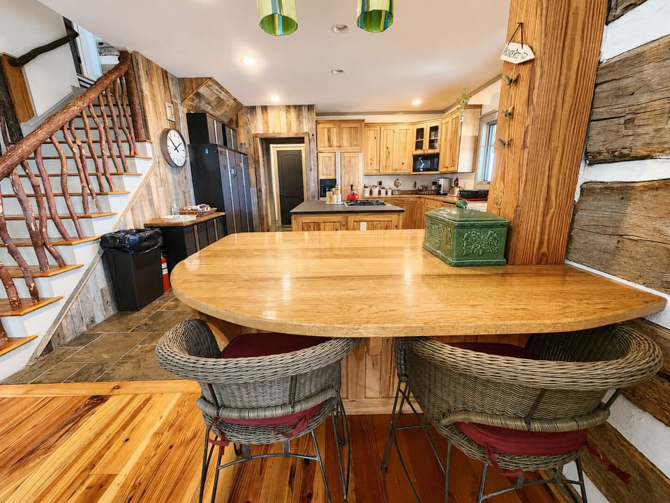Kitchen | Bar Seating | Seats 2