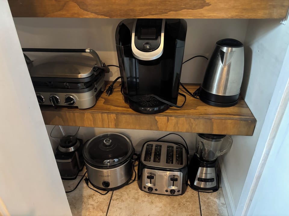 Lots of small kitchen appliances