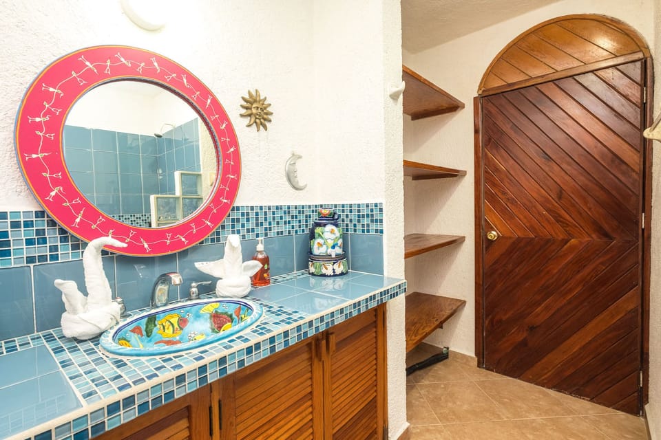 Guest Bathroom - Luna Azul condo 4 Half Moon Bay beach Akumal Mexico 2 bedroom vacation rental second level