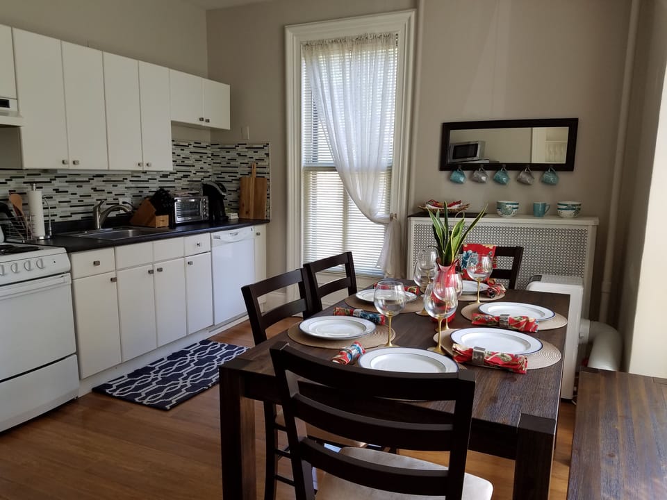 Fully equipped kitchen.  Coffee, teas, creamers and sweeteners are provided.