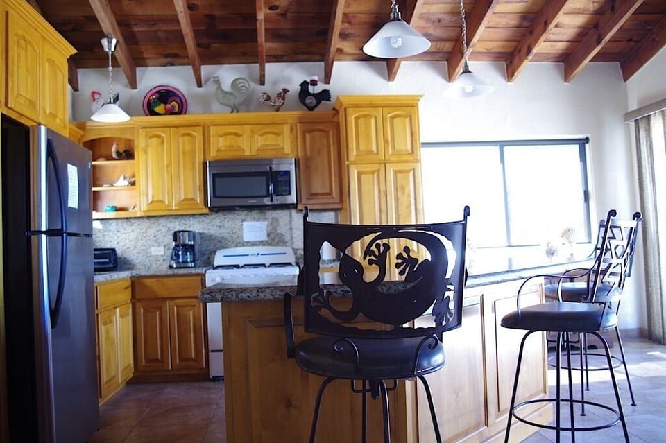 Kitchen Island, view with vaulted ceiling