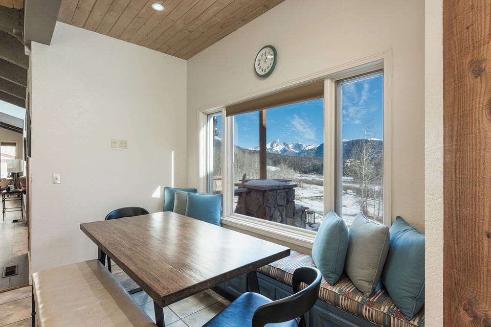 Breakfast Nook