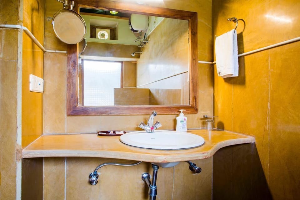 Comfort Room | Bathroom | Shower
