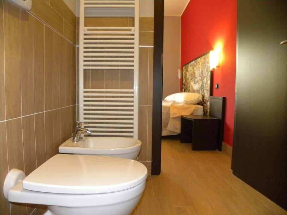 Comfort Double or Twin Room | Free minibar items, desk, laptop workspace, soundproofing