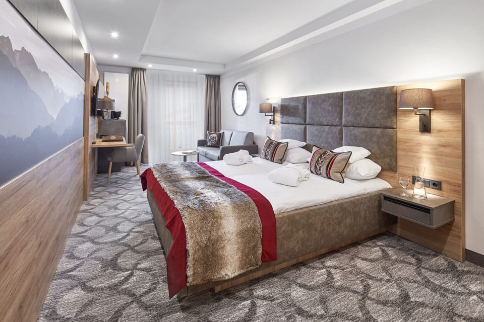 Deluxe Double Room | Premium bedding, in-room safe, desk, blackout drapes
