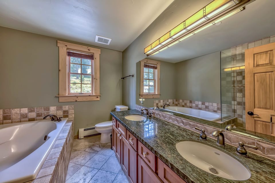 R101 Timber Ridge Apartment in Kirkwood