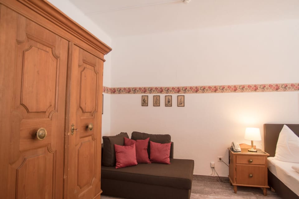 Basic Triple Room | Room amenity