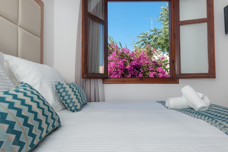 Apartment, 1 Bedroom | In-room safe, desk, free cribs/infant beds, free WiFi
