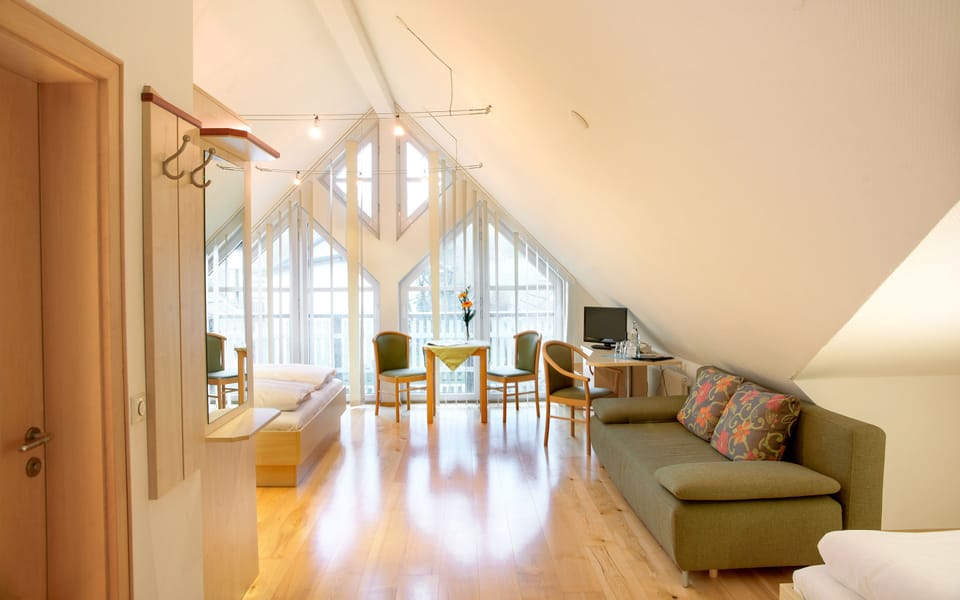Triple Room | In-room safe, cribs/infant beds, rollaway beds, free WiFi