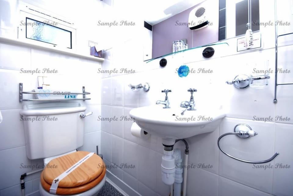 Single or Twin Room | Bathroom | Designer toiletries, hair dryer, towels, soap