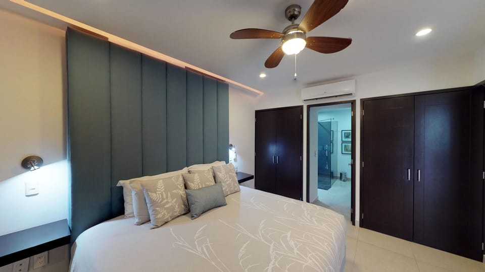 Condo - Image 13