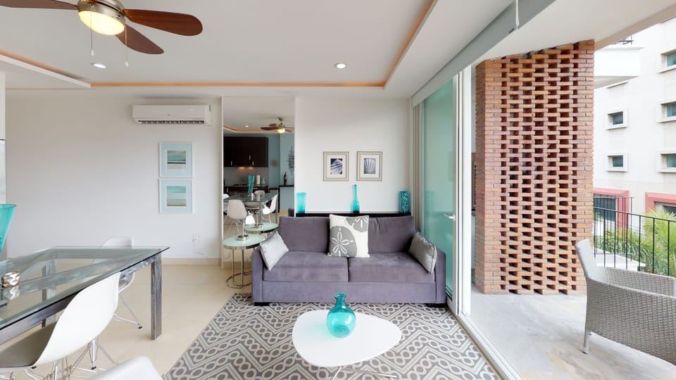 Condo - Image 3