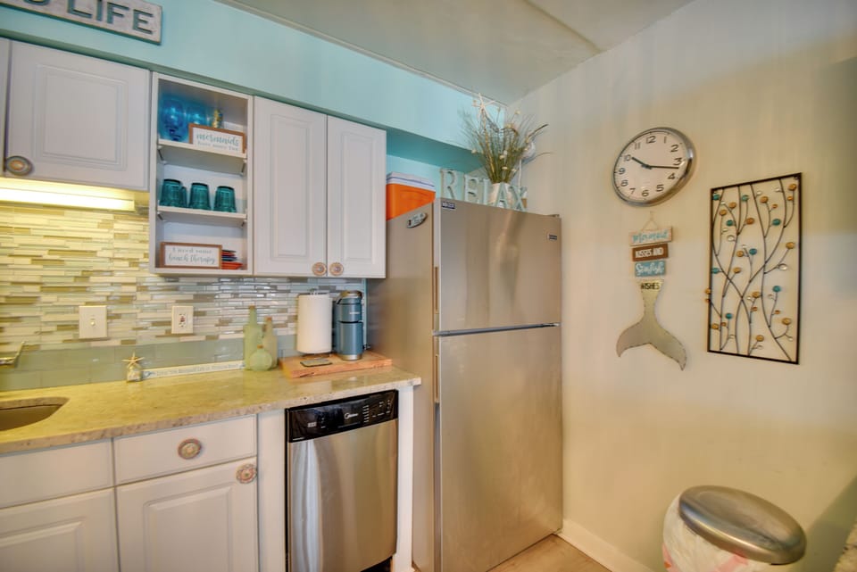 Kitchen | Coffee Maker | Trash Bags & Paper Towels