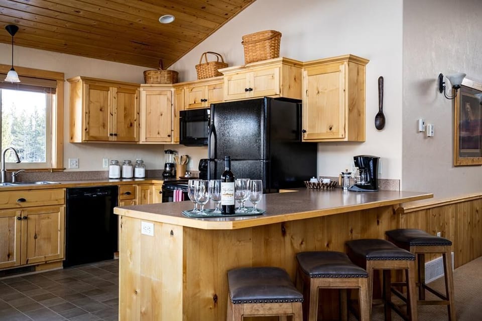 Full kitchen available to cook up a feast.