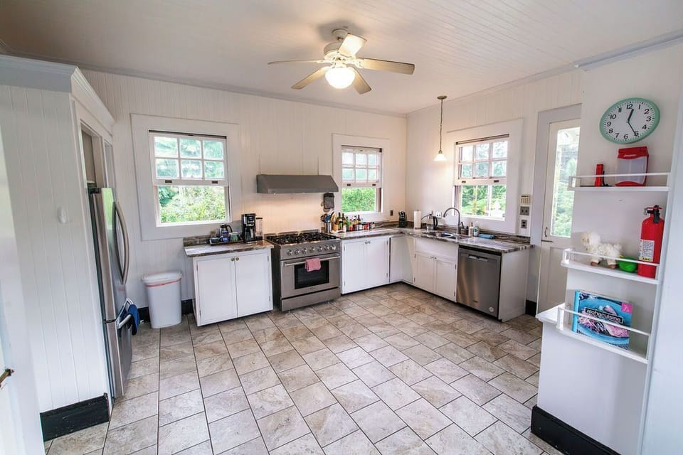 Large fully equipped kitchen with butler's pantry for entertaining the family
