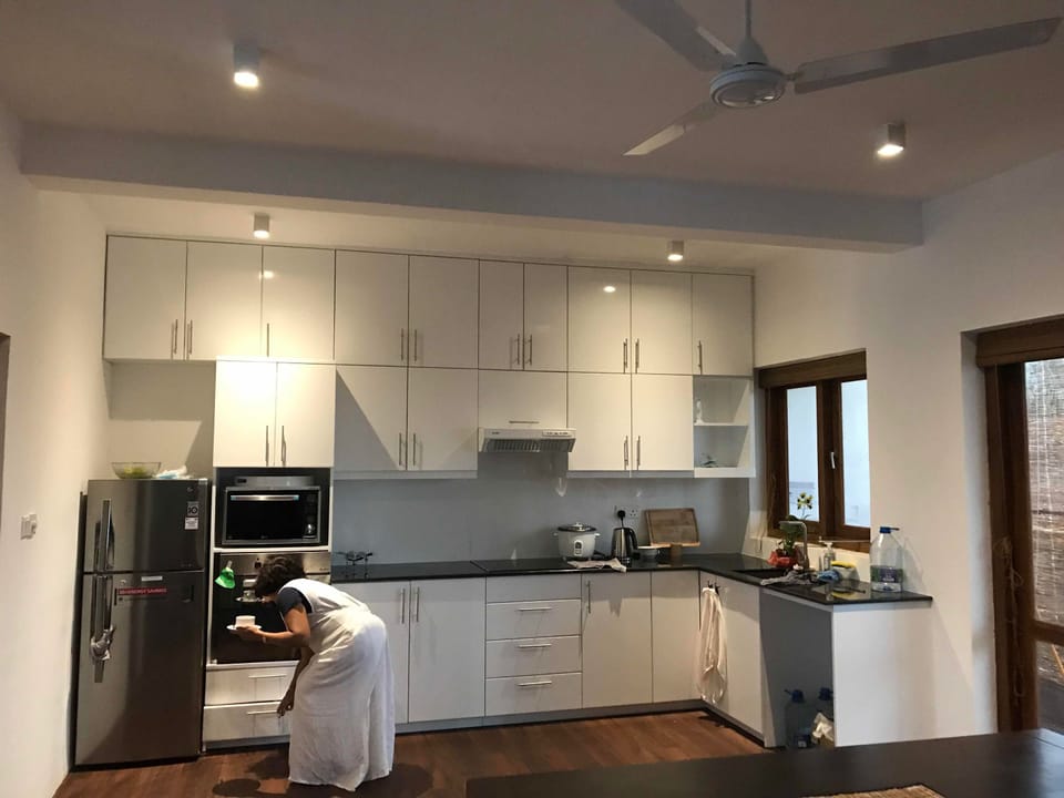 Beach Villa | Private kitchen | Fridge, microwave, dishwasher, cookware/dishes/utensils