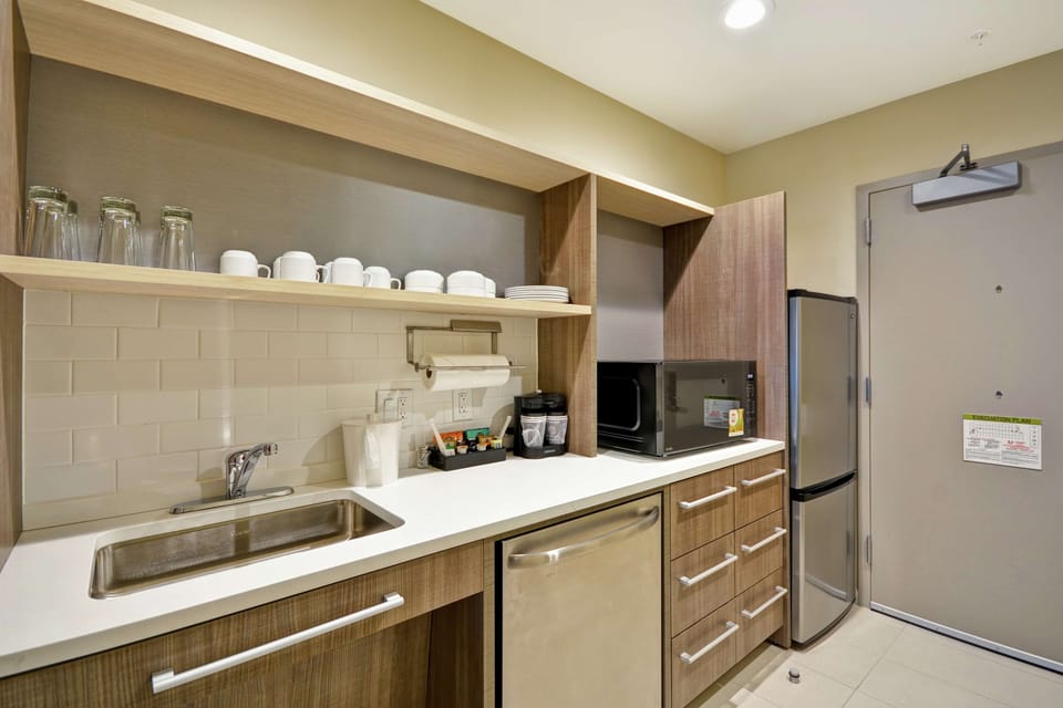 1 bedroom, in-room safe, desk, blackout drapes