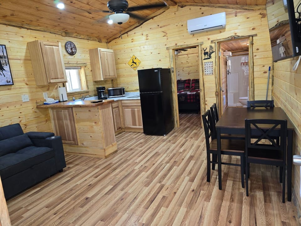 Deer Cabin 30 (No Pets) | Free WiFi, bed sheets