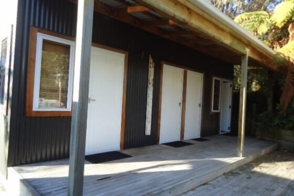 Bunk room, second toilet and shower