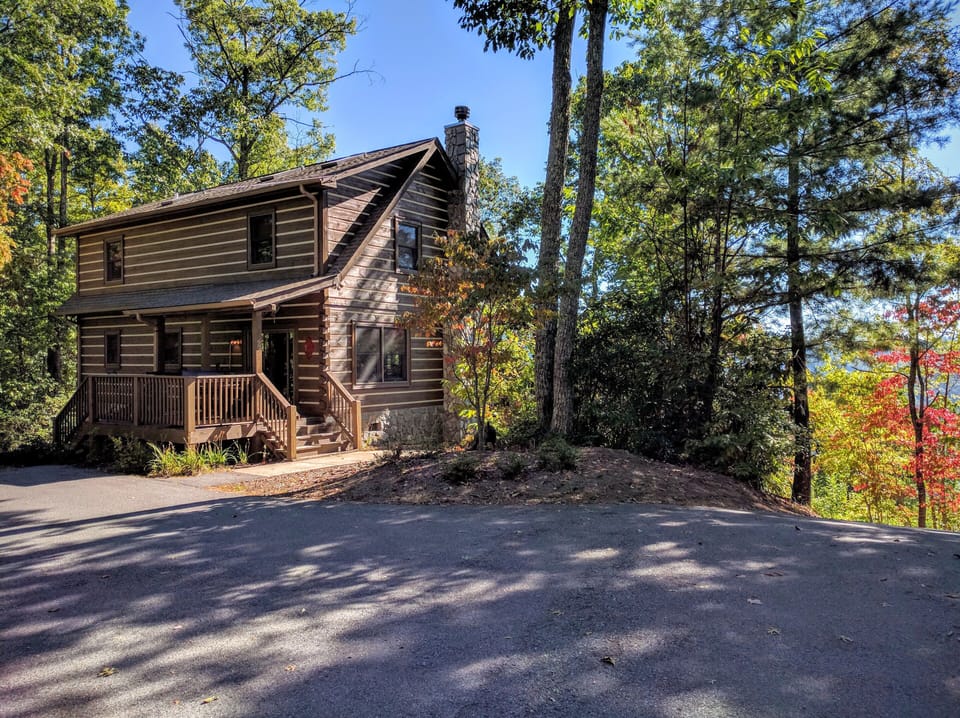 Log Cabin with private parking