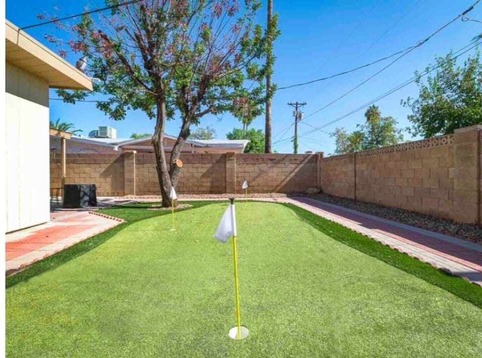 Putting green to practice your game