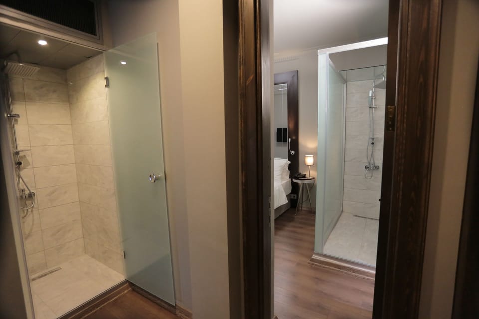Connection Room | In-room safe, desk, blackout drapes, iron/ironing board