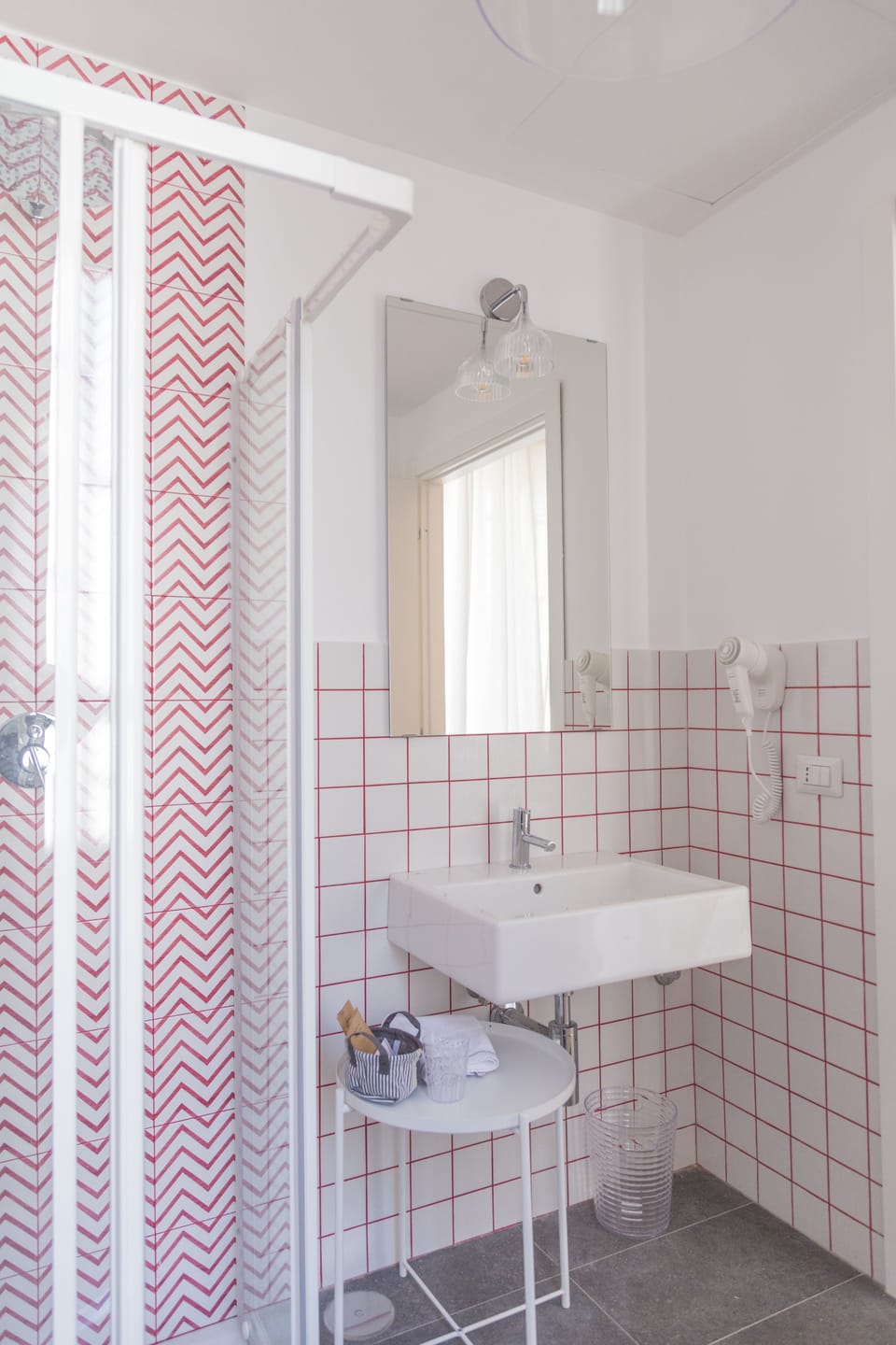 Double Room | Bathroom | Shower, rainfall showerhead, hair dryer, bathrobes