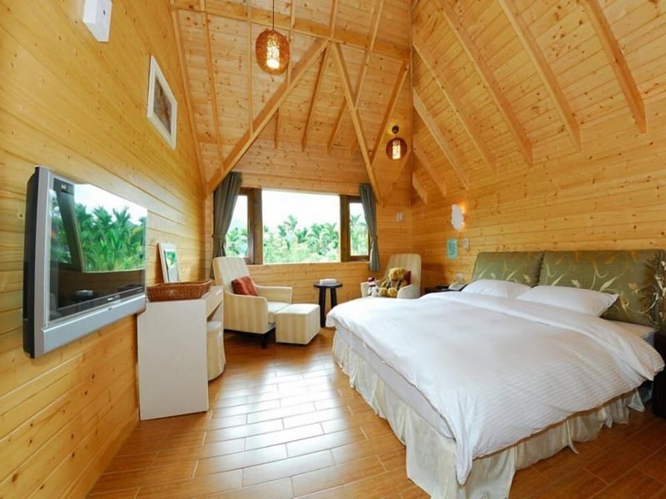 Basic Double Room, 1 Queen Bed, Non Smoking | Free WiFi, bed sheets