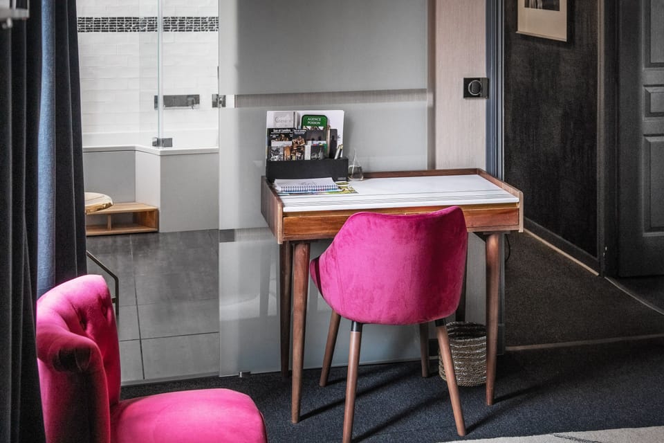 Deluxe Room (Mata Hari) | Minibar, in-room safe, individually decorated, individually furnished