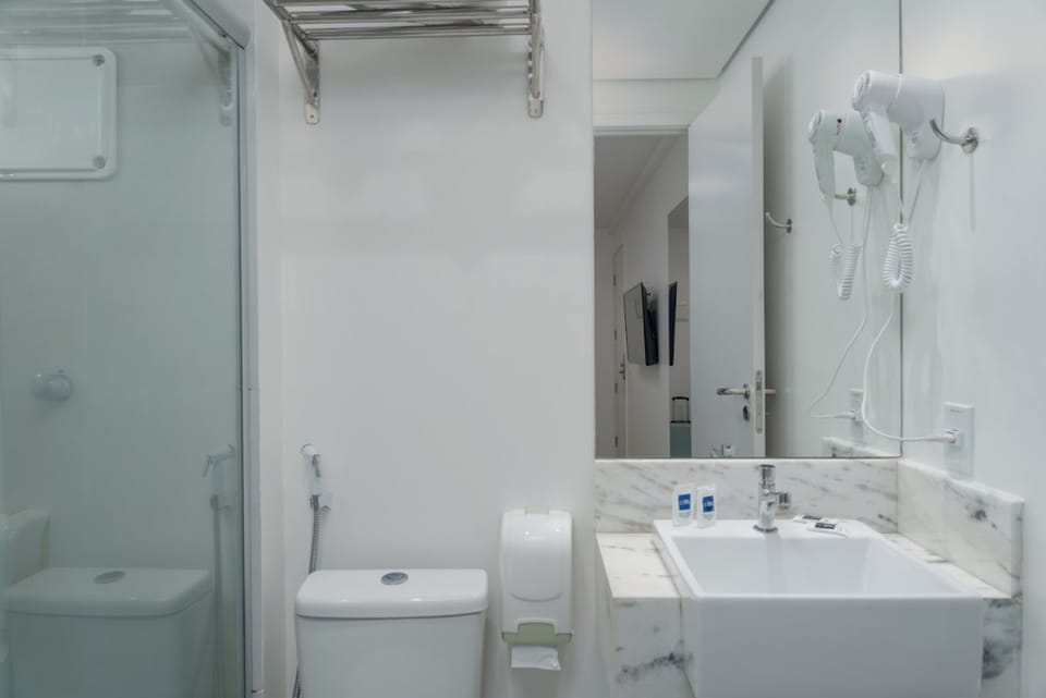 Premium Double Bed (without sea view) | Bathroom | Shower, towels