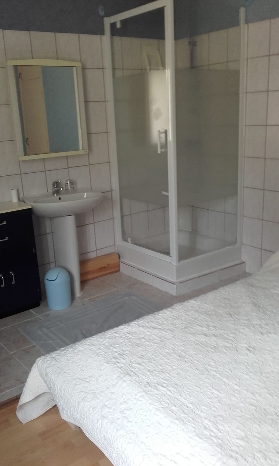 Family Room | Bathroom | Shower, towels