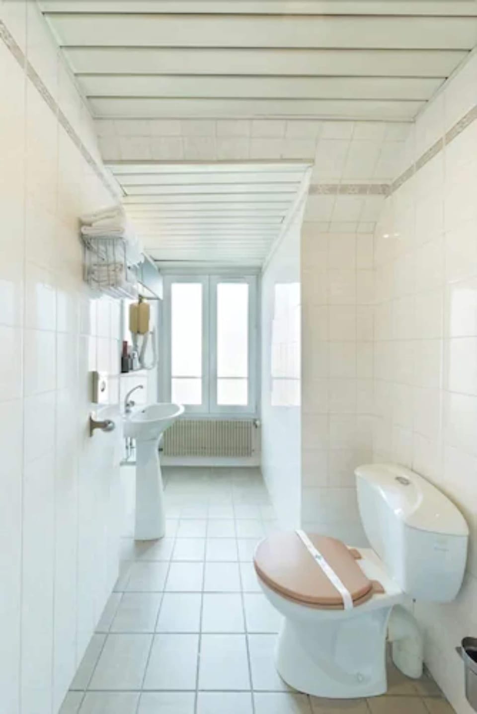 Double Room | Minibar, in-room safe, desk, soundproofing