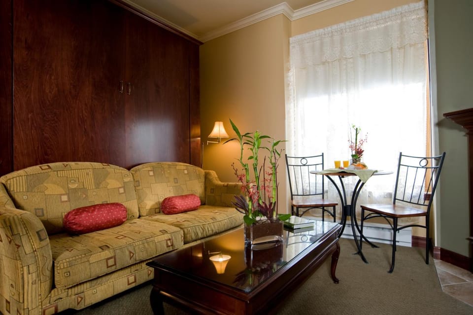 55-inch TV with cable channels, fireplace