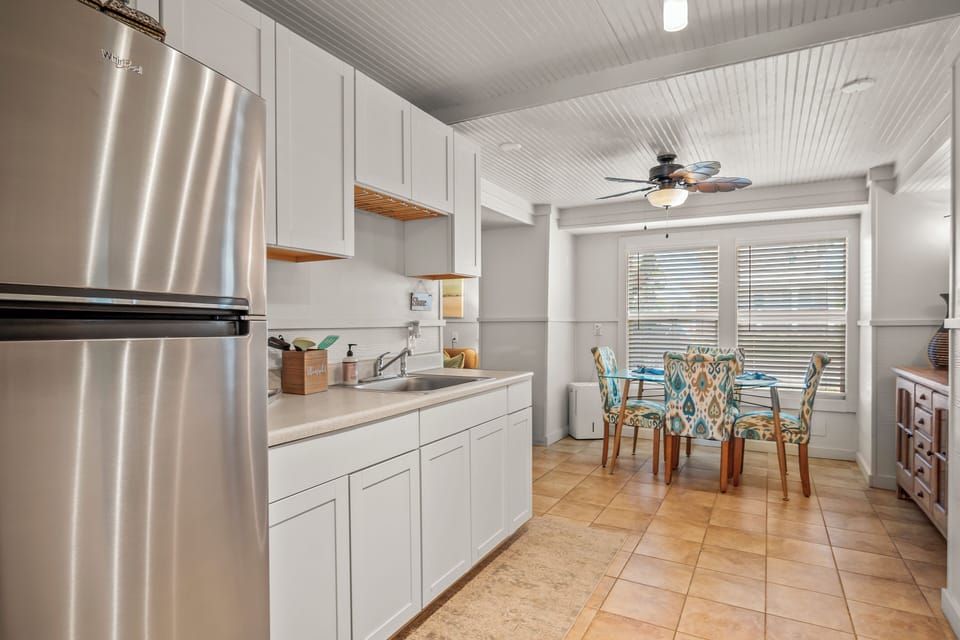 Large Home Apartment Kitchenette (Downstairs)