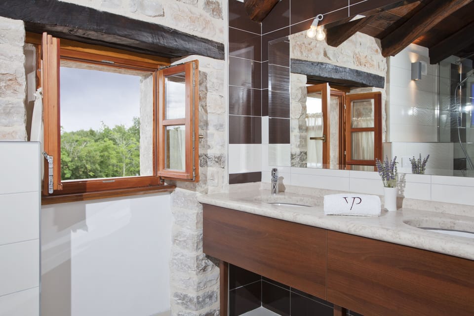 Villa Poropati, Groznjan, Istria, Croatia - House A Bathroom