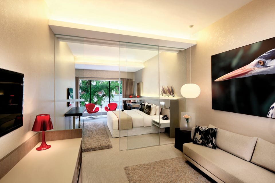 Executive Suite | In-room safe, desk, blackout drapes, soundproofing