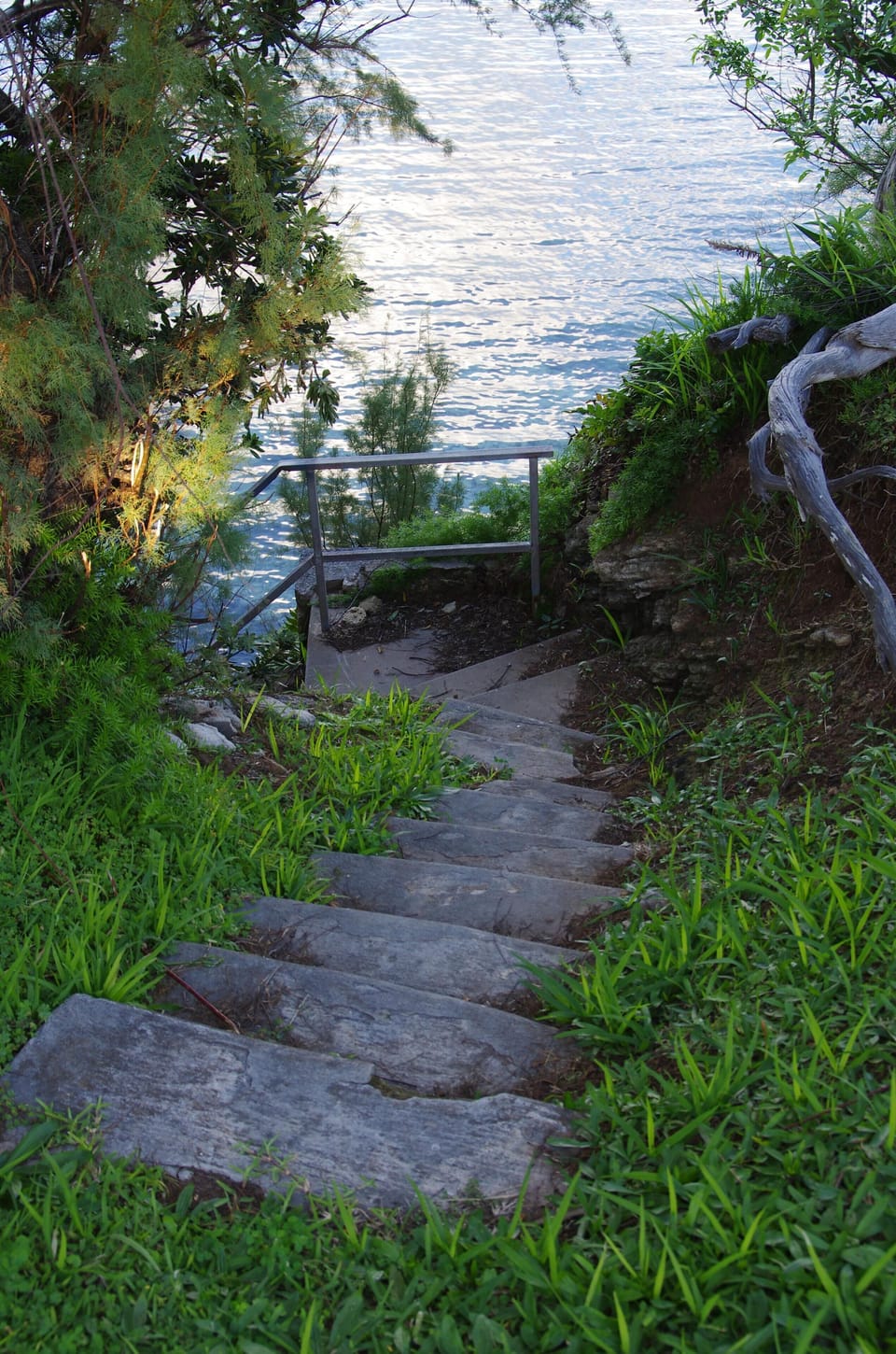 Steps down to the water.