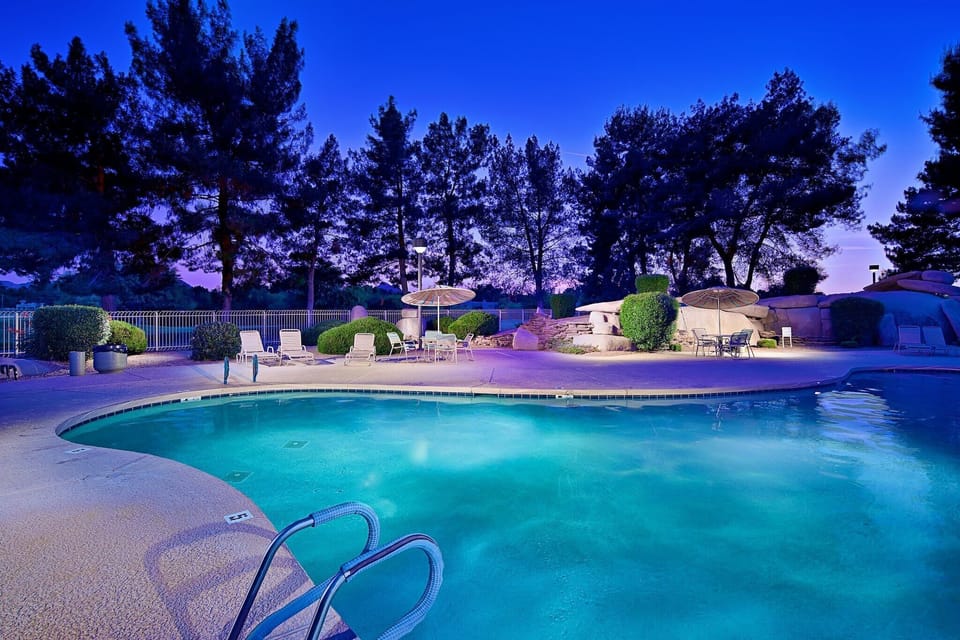 Access to 5 pool areas.