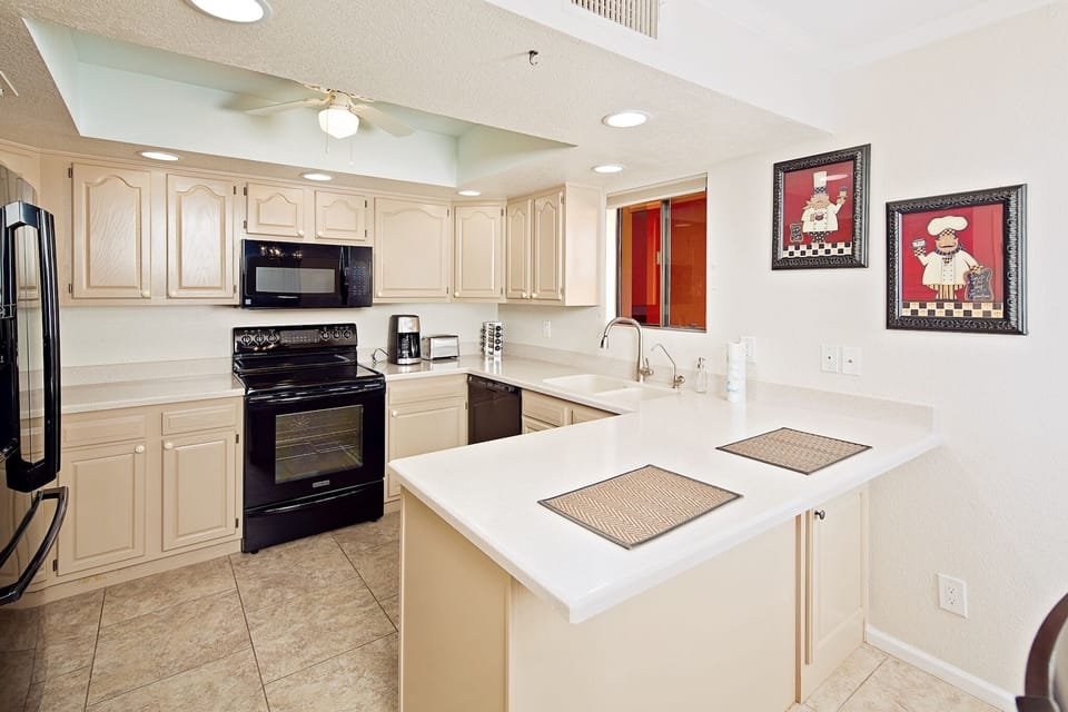 Full kitchen with everything you need to make the perfect home cooked meal.